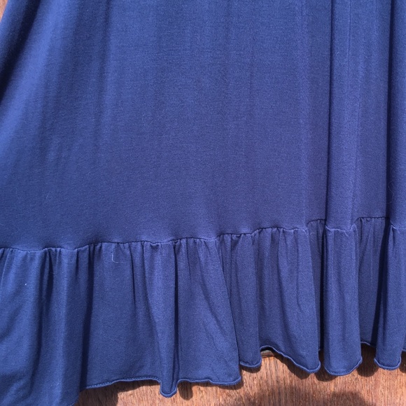 BCBGMazazria soft flowy dress with shelf bra- xs - Picture 6 of 7